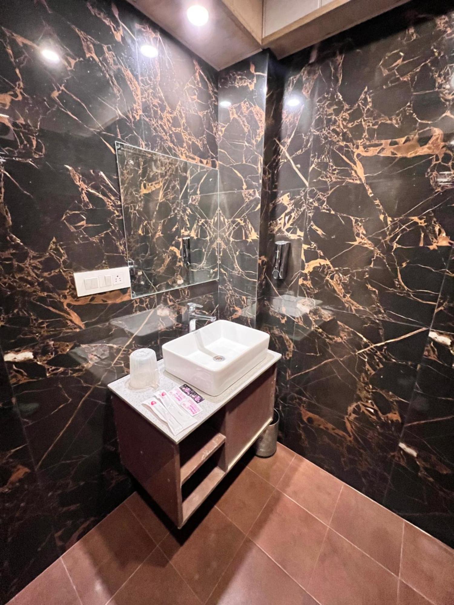 Hotel Victory Since 1979 شيملا المظهر الخارجي الصورة